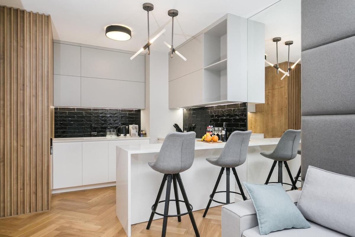 Mennica - Two Bedrooms - Stays&166 Appartement