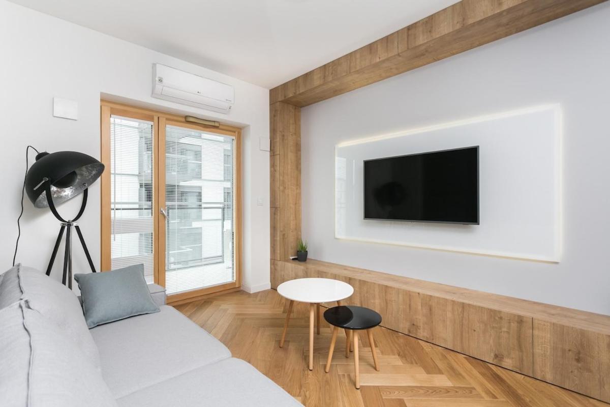 Mennica - Two Bedrooms - Stays&166 Appartement