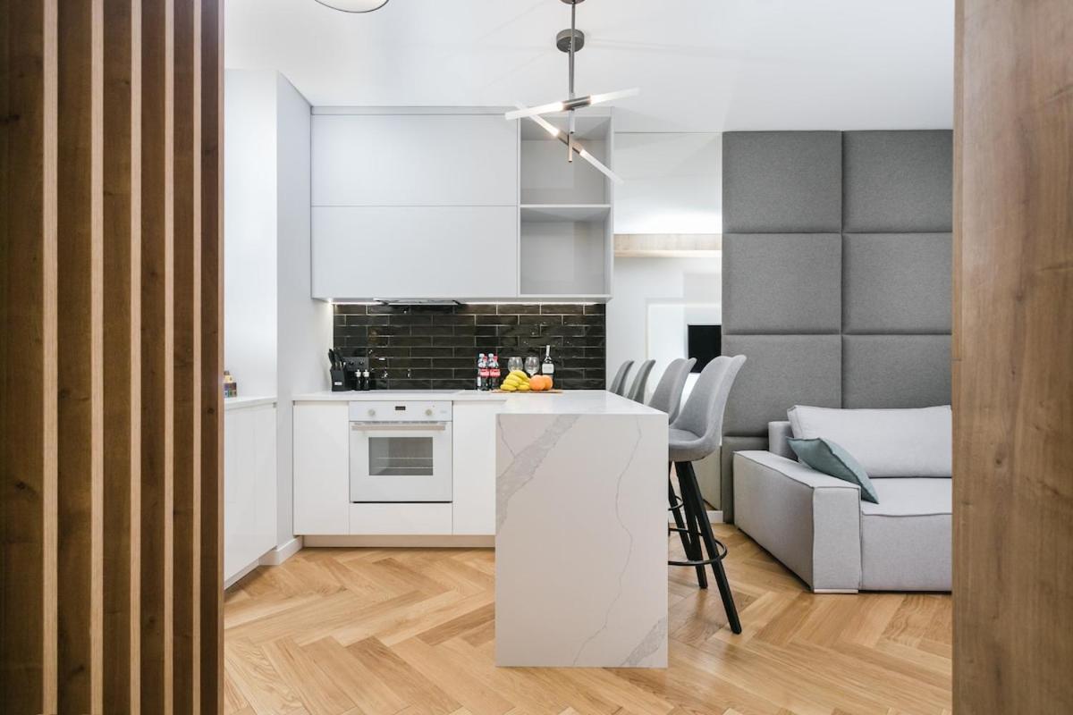 Mennica - Two Bedrooms - Stays&166 Appartement