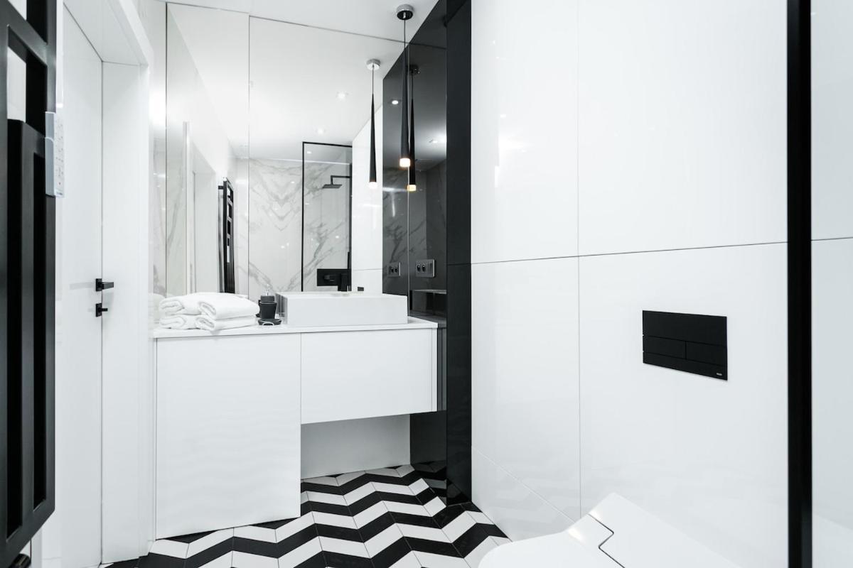 Appartement Mennica - Two Bedrooms - Stays&166 *