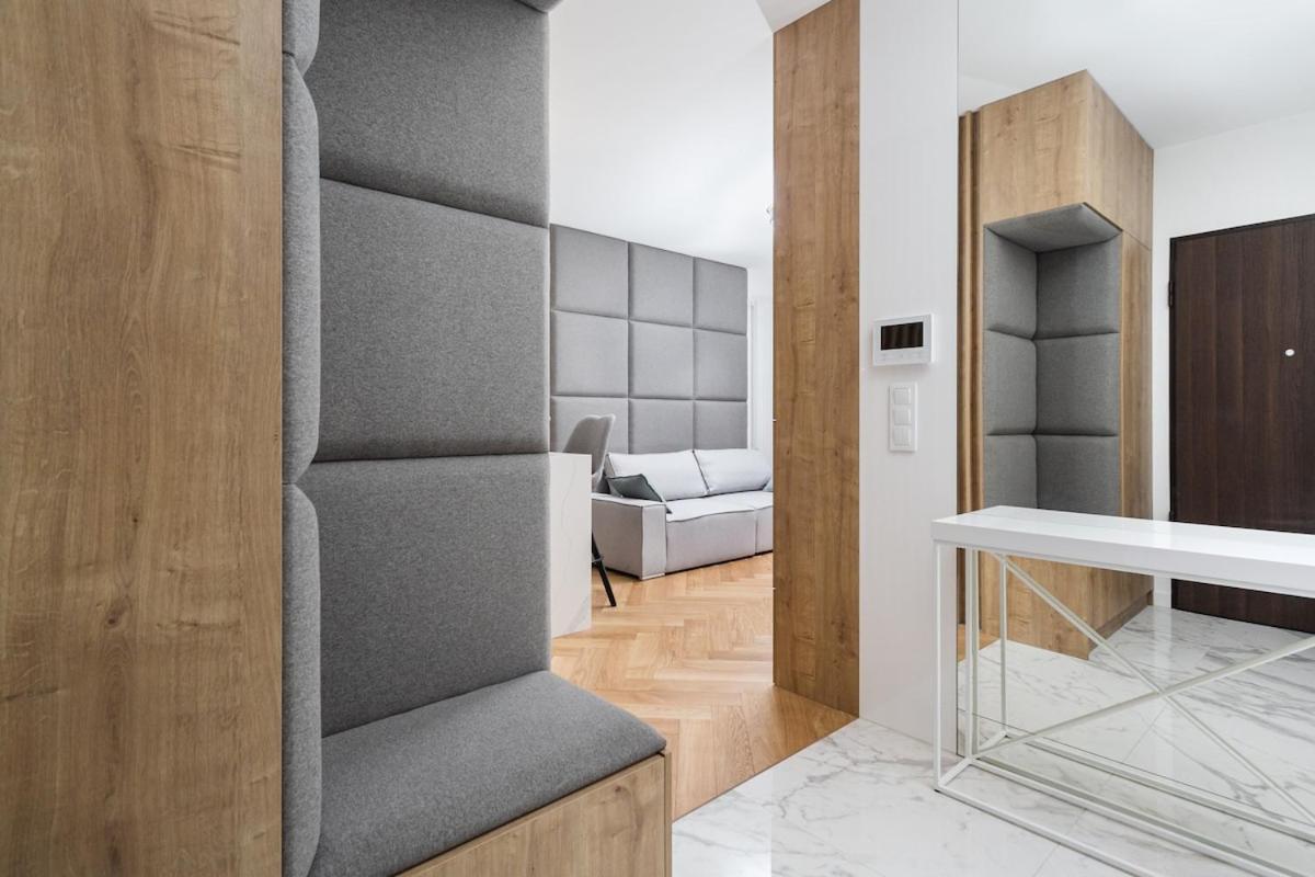 Apartment Mennica - Two Bedrooms - Stays&166 *
